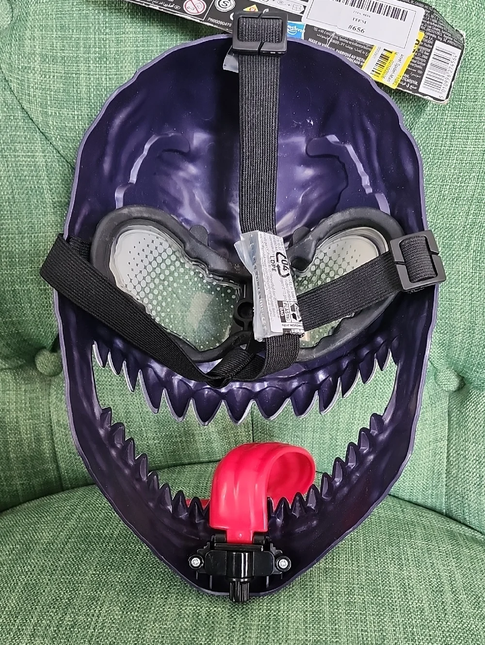 Marvel Venom Mask - Picture 2 of 4